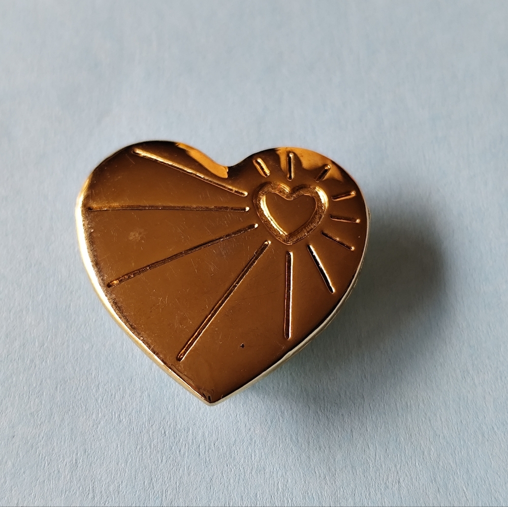 3/$25💙Variety Club Vintage Brooch Gold Tone Starburst heart pin